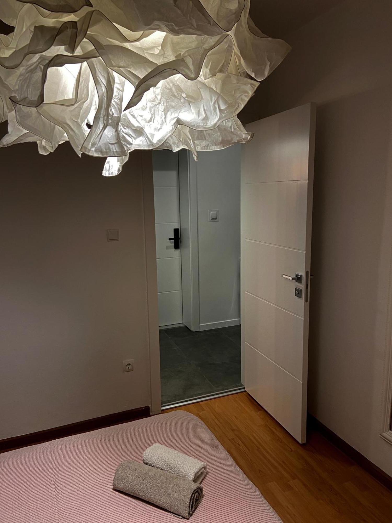 アパートメント トミスラフ ノヴァリャ 部屋 写真